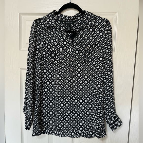 White House Black Market Tops - WH BM Silk Blouse Geometric Pattern Black/White SZ 6